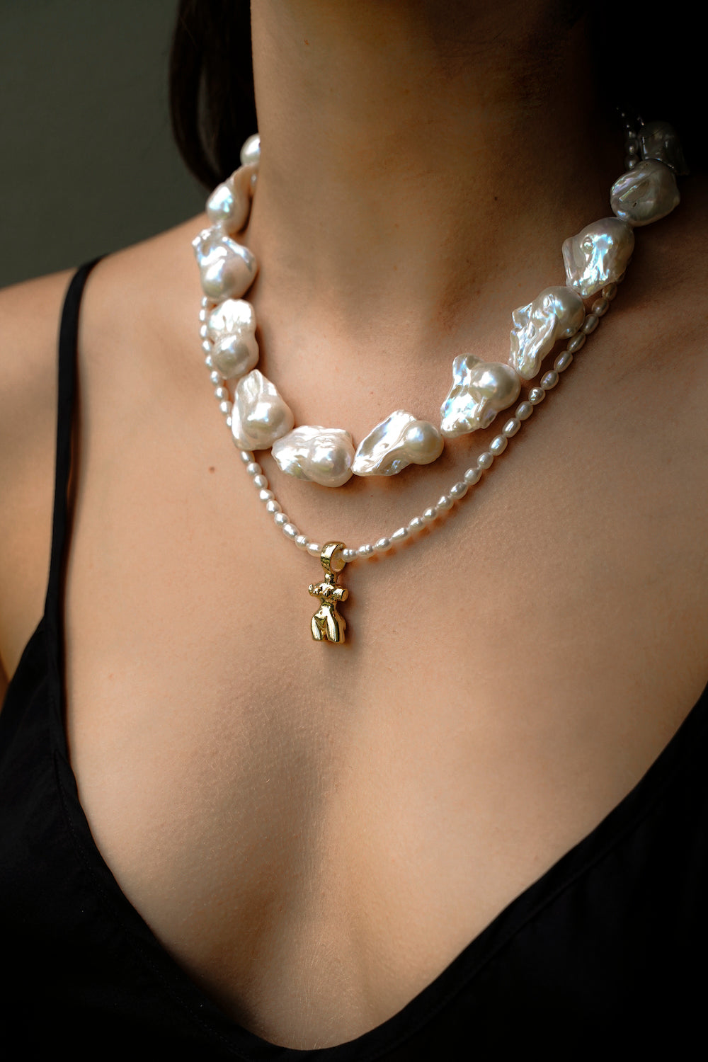 BAROQUE PEARL NECKLACE