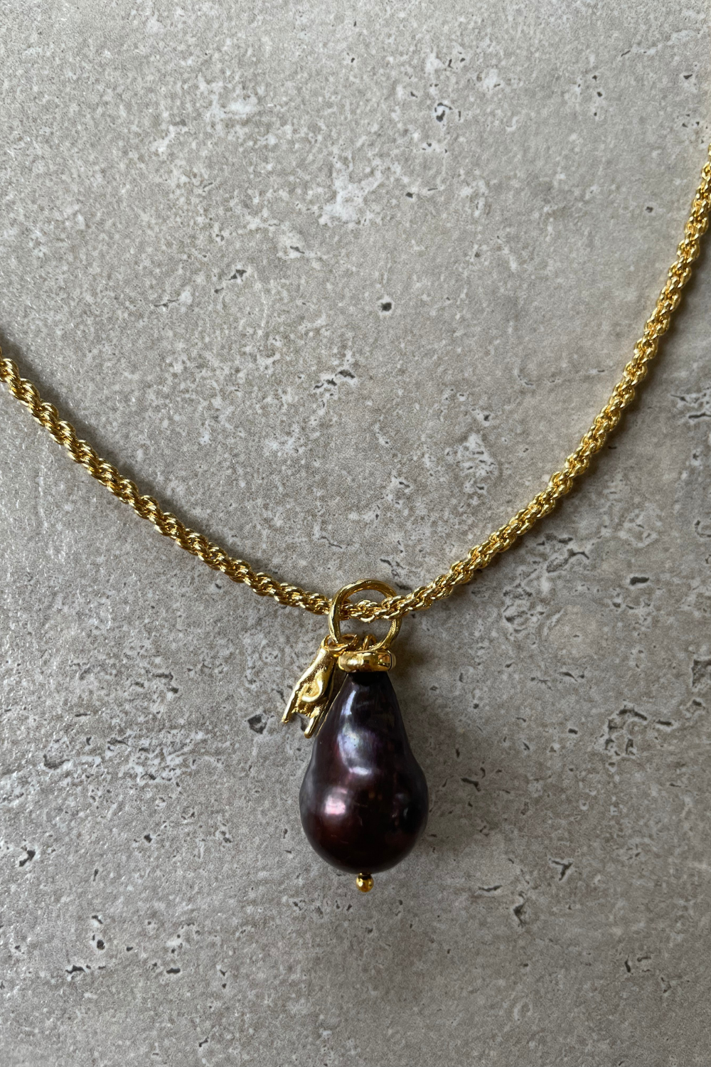 ALMA NECKLACE